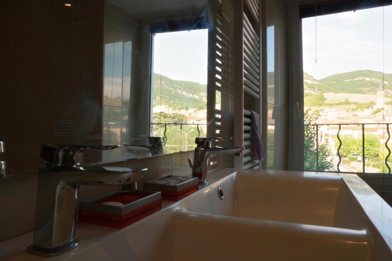 Maison Spacieuse Et Agreable Saint-Georges-de-Luzencon Экстерьер фото