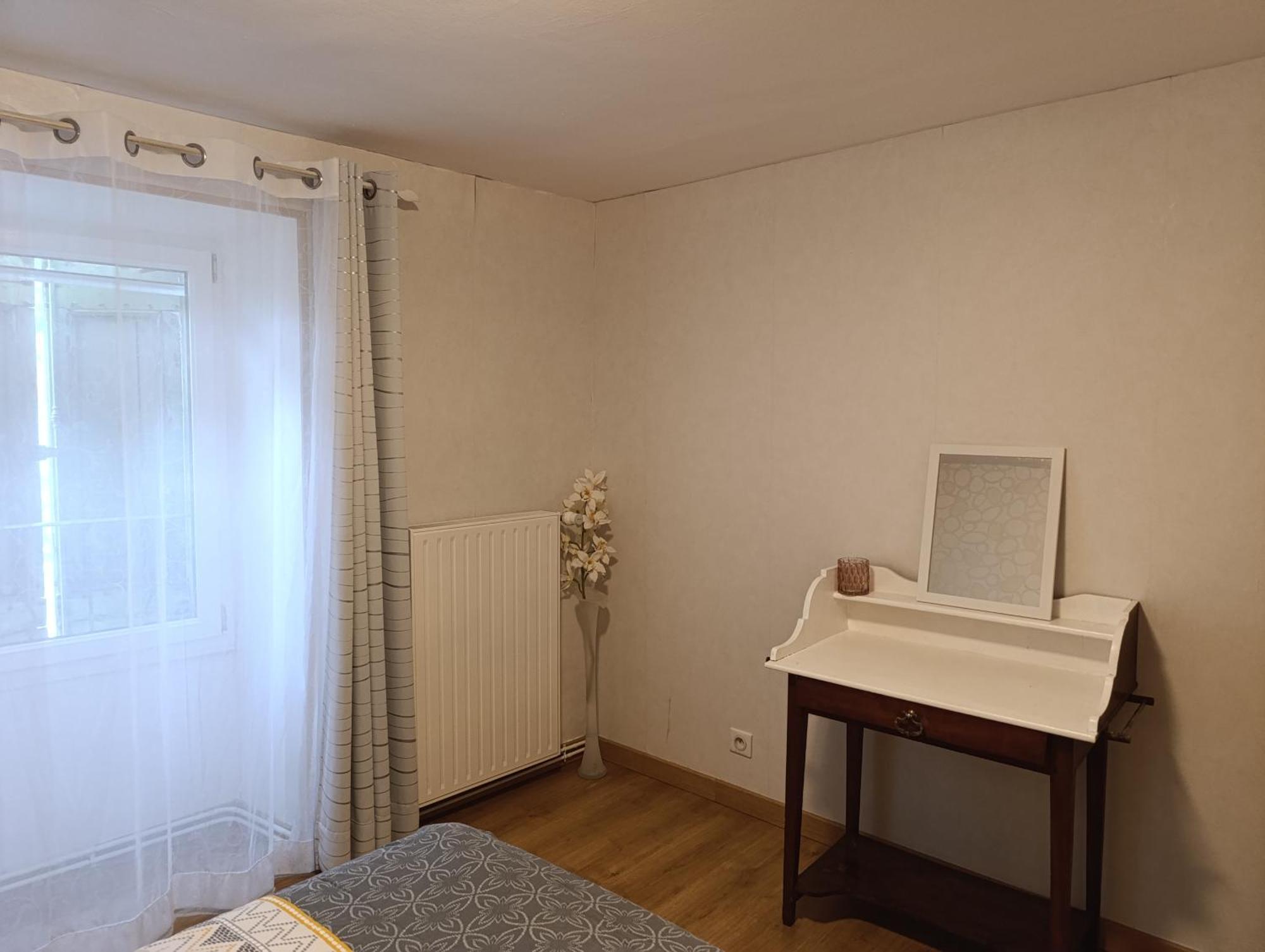 Maison Spacieuse Et Agreable Saint-Georges-de-Luzencon Экстерьер фото