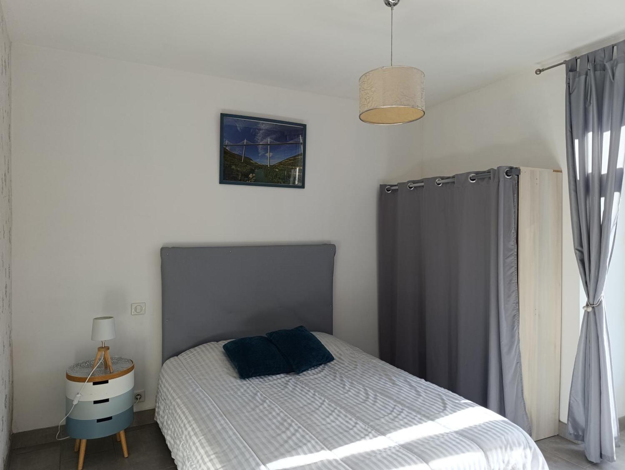Maison Spacieuse Et Agreable Saint-Georges-de-Luzencon Экстерьер фото